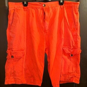 Men’s cargo shorts size 40